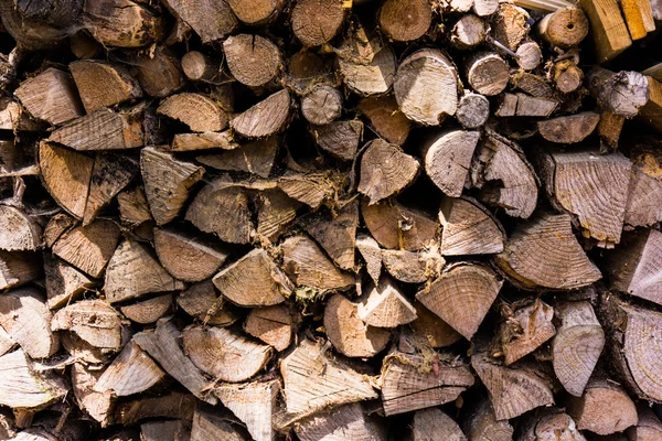 Closeup sekané oheň dřevo zásobníku — Stock fotografie