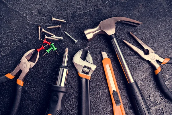 Werkzeuge Für Baumeister Auf Schwarzem Hintergrund — Stockfoto