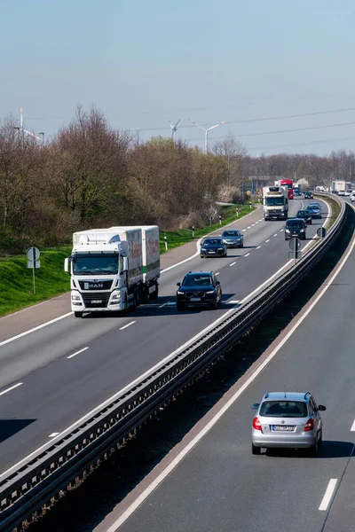 Dusseldorf Alemanha Março 2019 Tráfego Estrada Tráfego Com Carros Caminhões — Fotografia de Stock