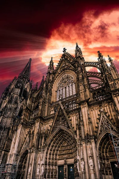 Duitsland Keulen Uitzicht Kathedraal Van Keulen Van Onderen Bij Zonsondergang — Stockfoto
