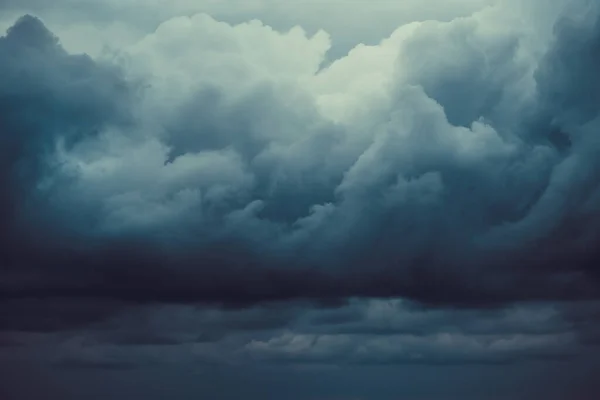 Ciemne Chmury Burza Moody Złowrażliwe Ostrzeżenie — Zdjęcie stockowe