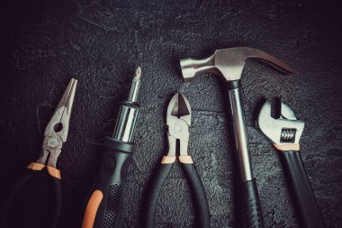 Siyah Arkaplanda Temel Ev Onarım Araçları