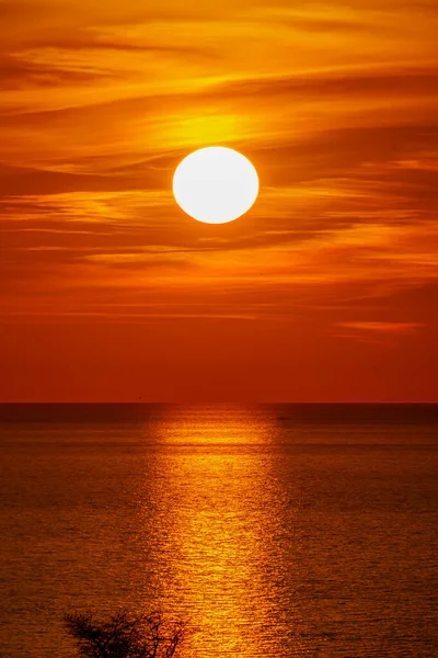 Fantastic Sunset Ocean Sun Goes Sea Dramatic Sunset Sky — Stock Photo, Image