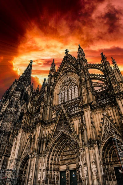 Duitsland Keulen Uitzicht Kathedraal Van Keulen Van Onderen Bij Zonsondergang — Stockfoto