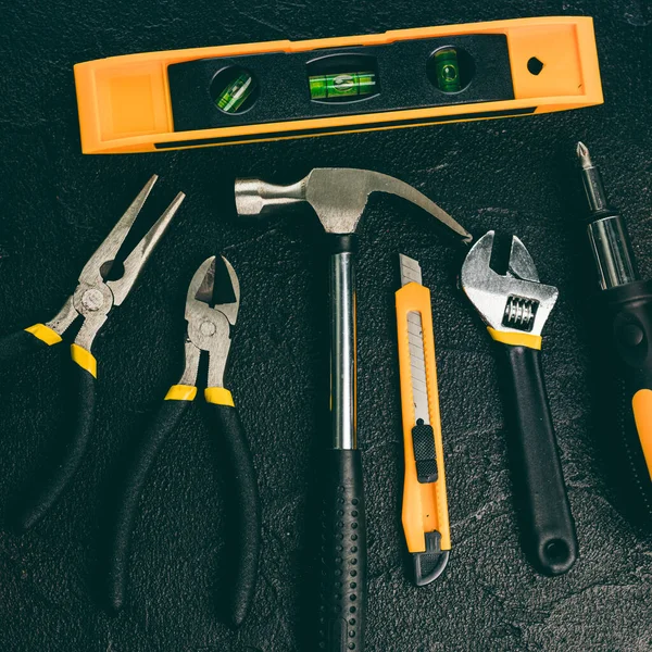 Viele Verschiedene Werkzeuge Für Reparaturarbeiten Auf Schwarzem Hintergrund — Stockfoto