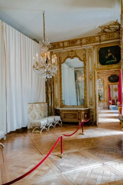 Versailles, Fransa - 14 Şubat 2018: Fransa 'daki Versailles Kraliyet Sarayı' nda oda