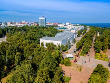 RUSSIA, Ulyanovsk 26 Ağustos 2021: Rusya 'nın Ulyanovsk merkezinin havadan görünüşü.