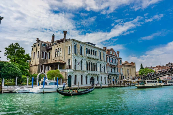 Βενετία Ιταλία Ιουνίου 2014 Ιστορικά Κτίρια Κατά Μήκος Του Καναλιού — Φωτογραφία Αρχείου