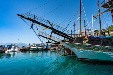 Kaleici Marina, Antalya. Antalya Limanı 'nda Eğlence Tekneleri