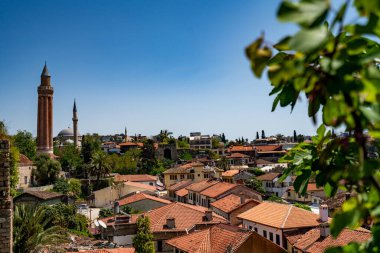 Antalya 'nın eski Kaleici mahallesinin manzarası. ANTALYA, TURKEY 
