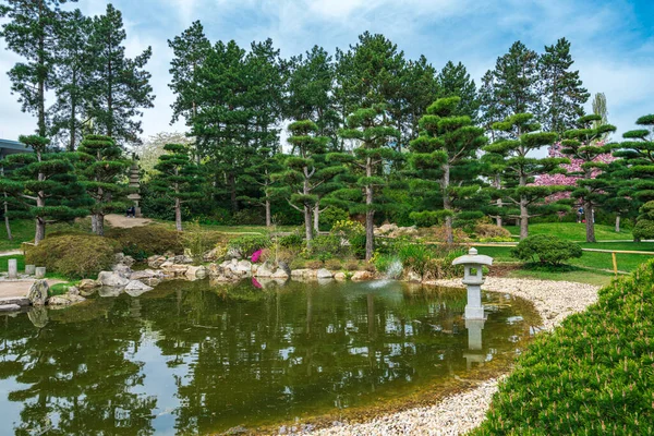  Nordpark, Düsseldorf, Almanya 'daki Japon bahçesi 