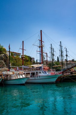 Kaleici Marina, Antalya. Antalya Limanı 'nda Eğlence Tekneleri