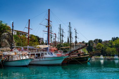 Kaleici Marina, Antalya. Antalya Limanı 'nda Eğlence Tekneleri