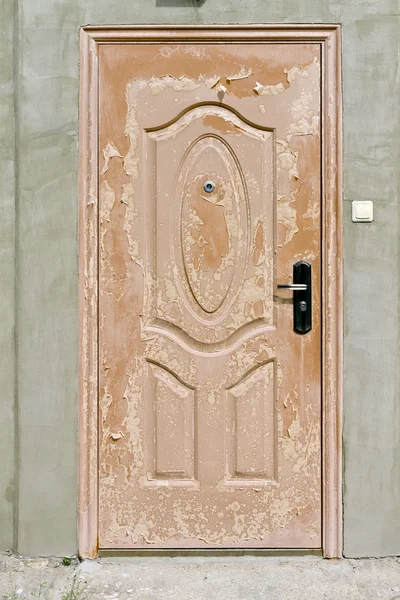 Scaly brown door — Stock Photo, Image