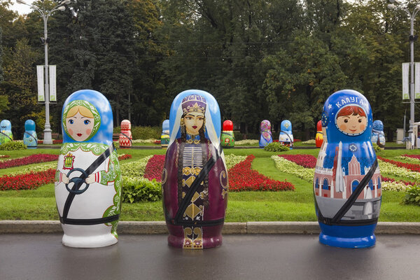 Festival of large Russian wooden dolls