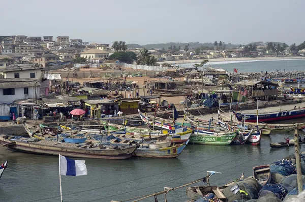 Dårlig afrikansk fiskerlandsbylandskap – stockfoto