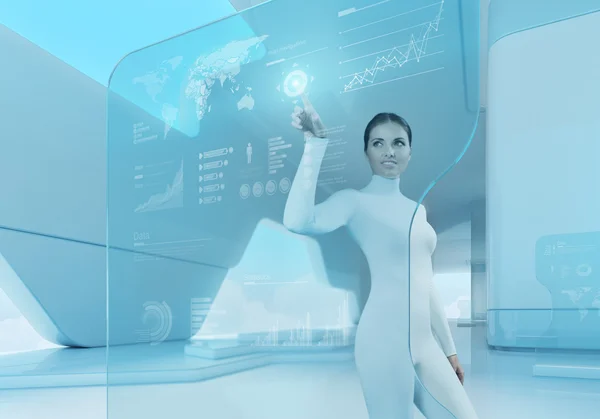 geleceğin teknolojisi. Kız basın düğmesi dokunmatik ekran arayüzü.