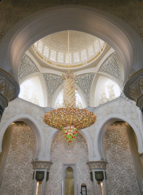Luxurious lustre in the mosque