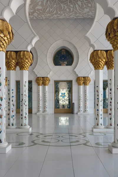 Moschee-Innenraum. — Stockfoto