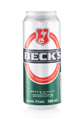 LONDON, İngiltere - 10 Şubat 2022: Becks beyaz bira üzerine ithal Alman prim birası.