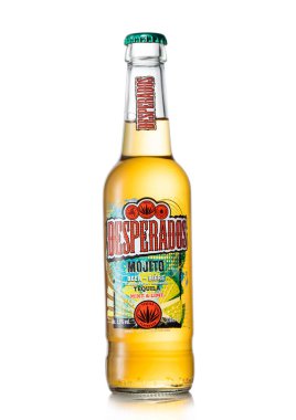 LONDON, İngiltere - 29 Mayıs 2022: Desperados Mojito tekila birası ve naneli ve limonlu beyaz.
