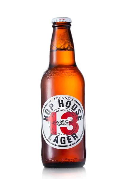 London June 2022 Bottle Hop House Lager Beer White Background — Fotografia de Stock