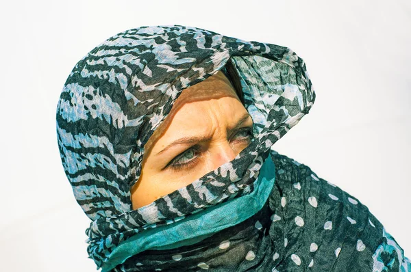 Muslim girl wearing higab — Stock Photo, Image