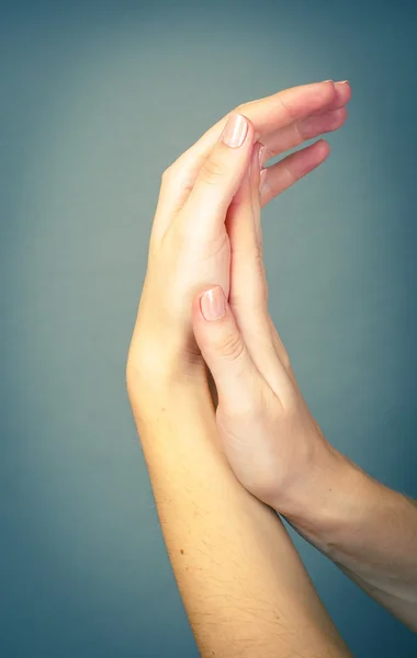 Kvinnlig hand isolerade — Stockfoto