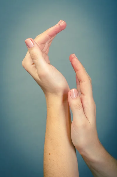 Kvinnlig hand isolerade — Stockfoto