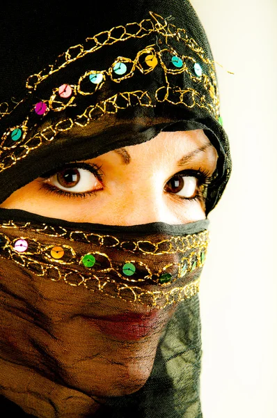 Dziewczyna muzułmańskich w studio — Zdjęcie stockowe