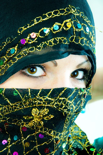 Muslim girl in studio — Stock Photo, Image