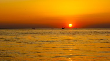 Baltık Denizi üzerinden günbatımı