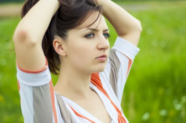 Brunette meisje portret — Stockfoto