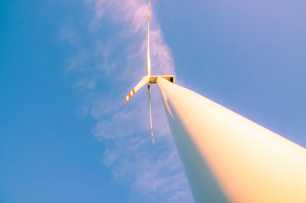 해질녘 Windturbines — 스톡 사진