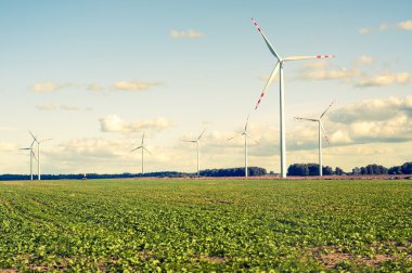 windturbine güneşli