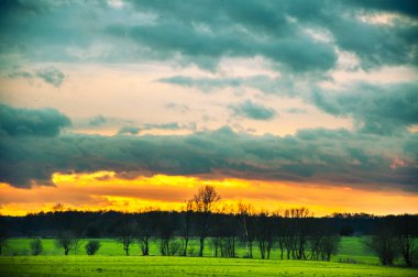 gökyüzü günbatımı sırasında