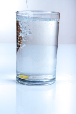 Yarım su bardağı
