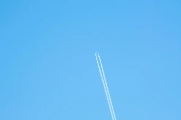 Avión en el cielo —  Fotos de Stock