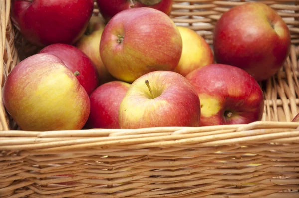 Red fresh apple — Stock Photo, Image