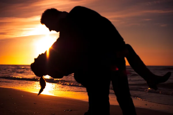 Casal na praia — Fotografia de Stock