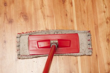 Kırmızı dwile ve kir zemin