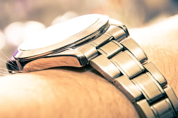 Элегантные наручные часы — стоковое фото
