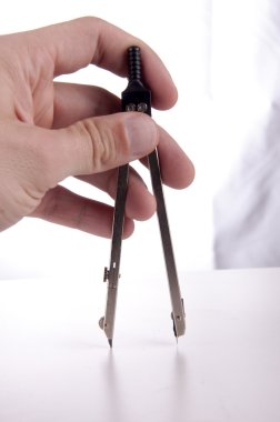 protegen a los dragones ritual de la pirámide