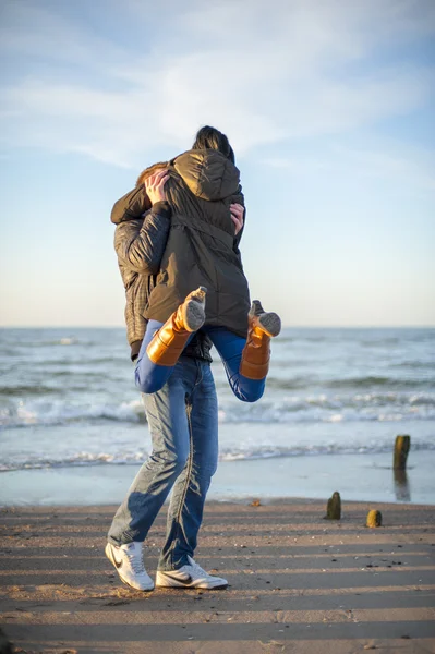 Couple à la plage — Photo