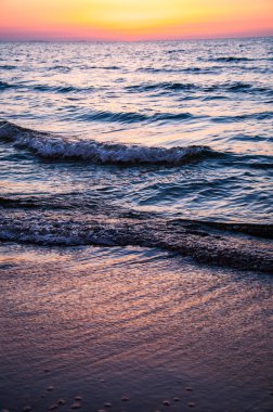 zakenvrouw maken een wens gemengd ras geïsoleerd wit