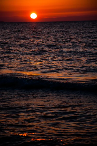 Pôr do sol sobre baltic — Fotografia de Stock