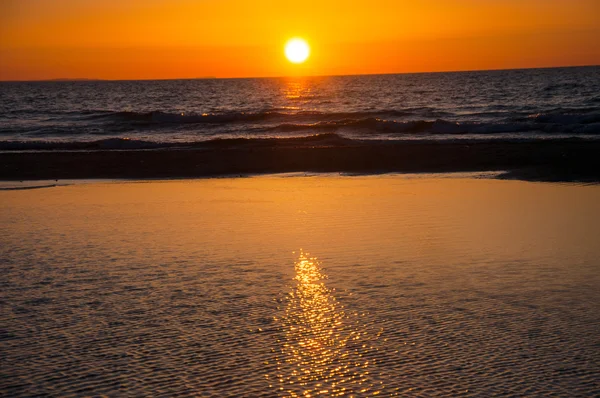 Puesta de sol sobre el Báltico — Foto de Stock