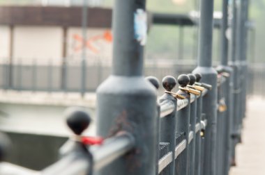 bir asma kilit Köprü'ye kısaltıldı