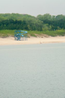 Sahilde su kaydırağı