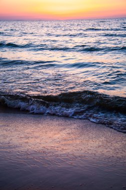 zakenvrouw maken een wens gemengd ras geïsoleerd wit
